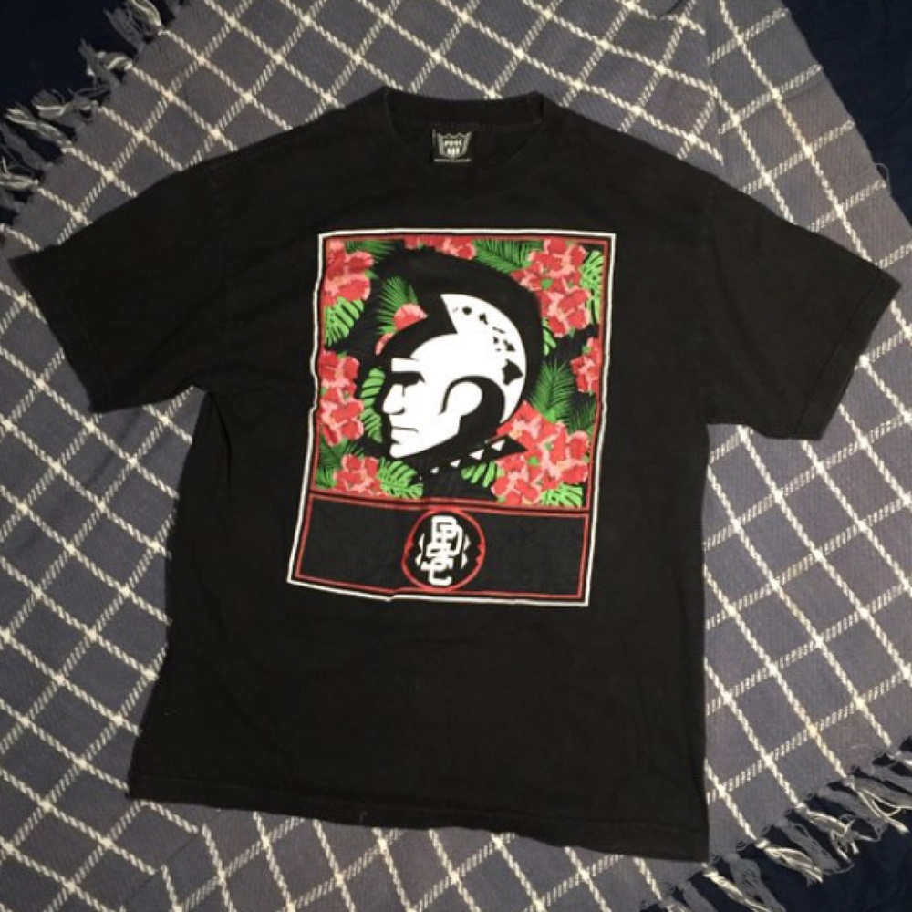 Vintage PIPE DREAMS SURF CO. Graphic Hawaiian Tribal T-Shirt